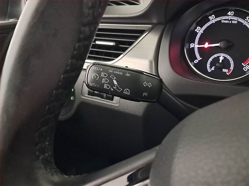 Škoda Rapid (2017) Style 1.0 TSI, Serv.kniha - fotka 19 z 23