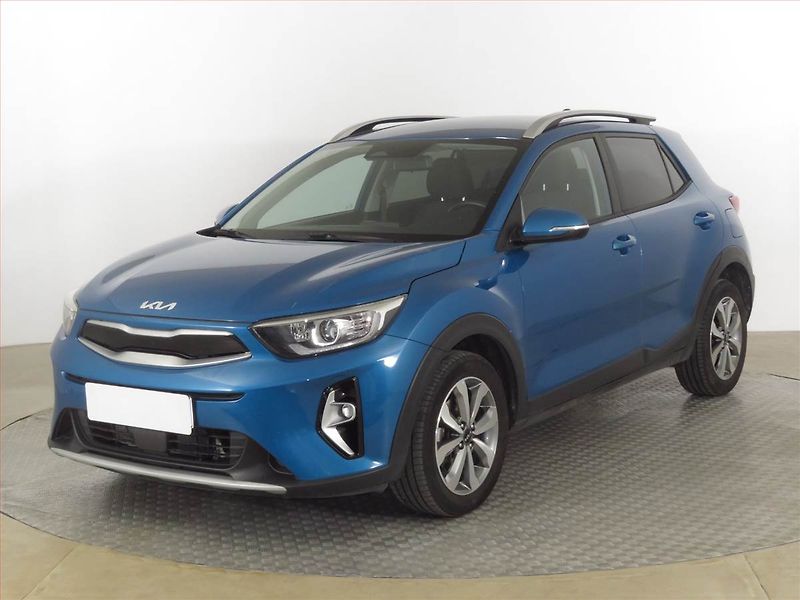 Kia Stonic (2023) 1.0 T-GDI, Automat, Serv.kniha - fotka 2 z 19