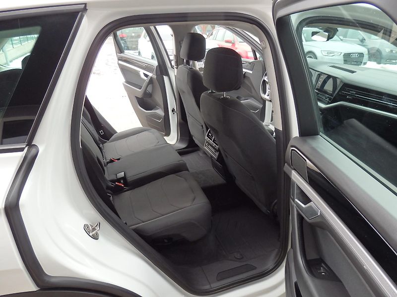Volkswagen Touareg 3.0 TDI 170 kW ZÁVĚS, ODPOČET - fotka 12 z 23