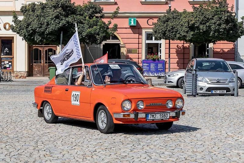 Sraz veteránů Škoda 110R v Uničově