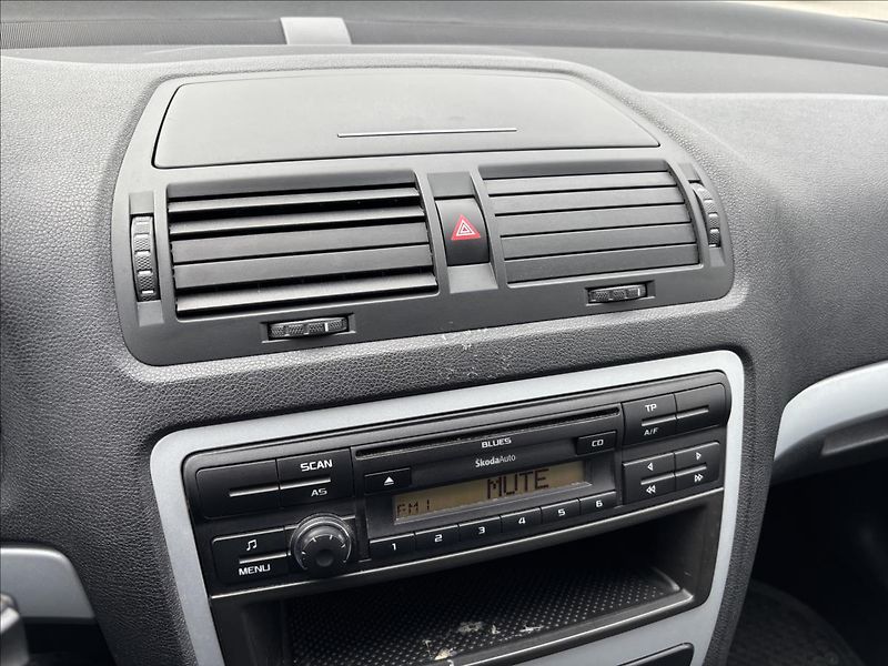 Škoda Octavia 1,9 TDI 77kW Ambiente - fotka 24 z 30