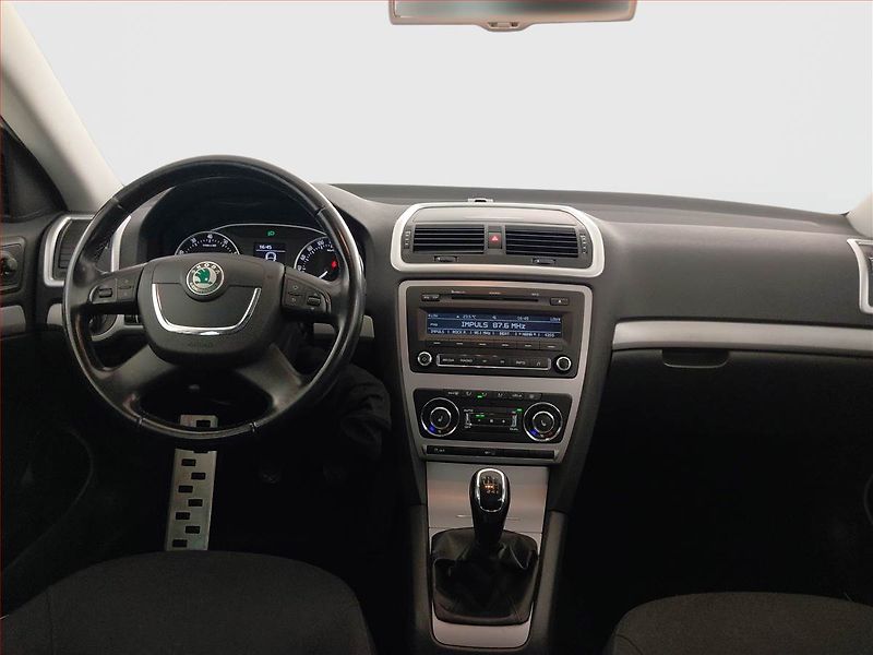 Škoda Octavia (2013) Style 1.4 TSI, Serv.kniha - fotka 8 z 19
