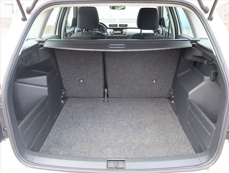 Škoda Fabia (2016) 1.4 TDI, nová STK, zamluveno - fotka 12 z 15