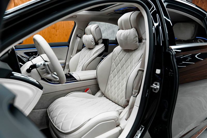 Mercedes-Benz Třídy S d 4MATIC - fotka 9 z 27