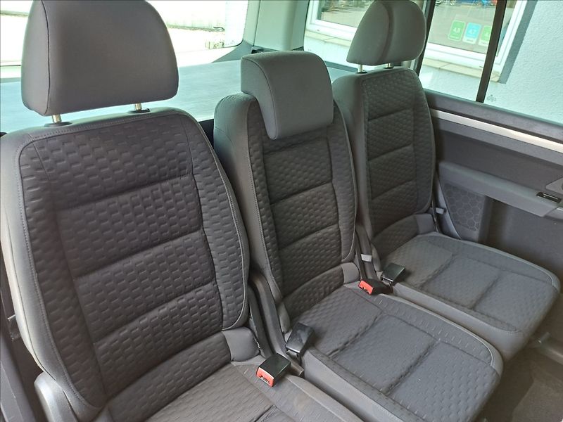 Volkswagen Touran 1,9 TDI 77kW,2x kola - fotka 19 z 25