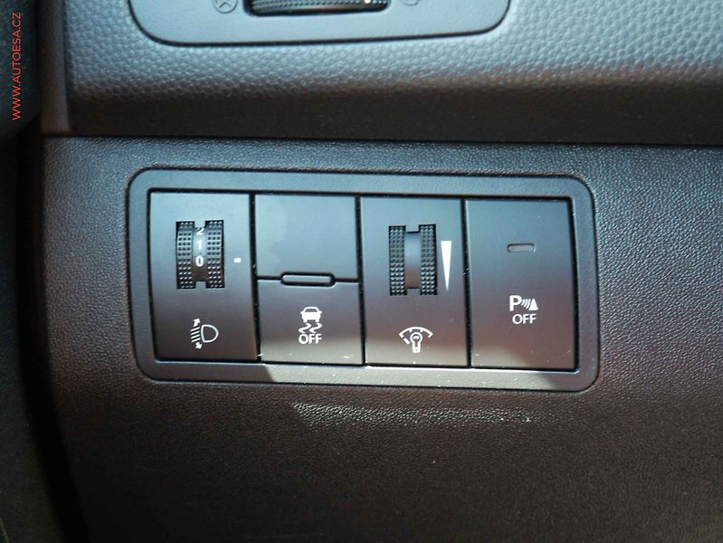Kia Venga (2011) 1.6 CVVT, AT, tempo, park - fotka 18 z 18