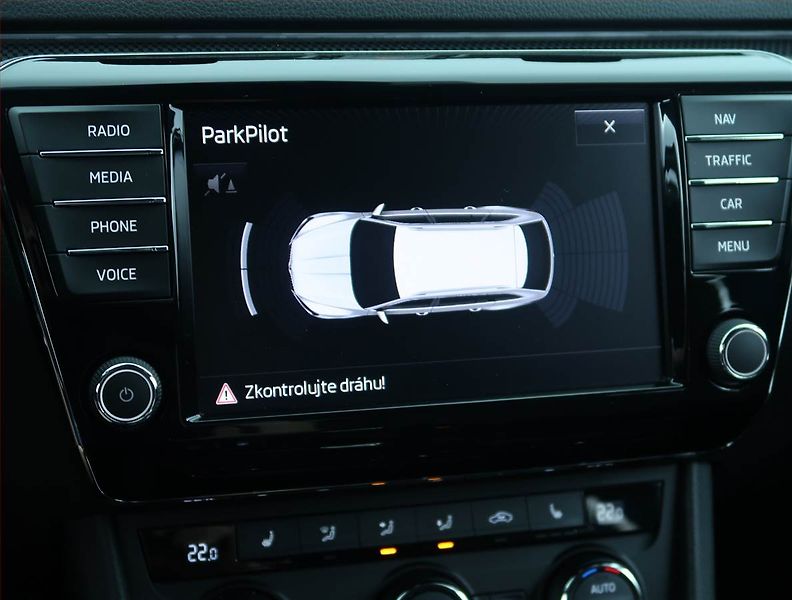 Škoda Superb (2017) Sportline 2.0 TDI, Automat - fotka 17 z 20