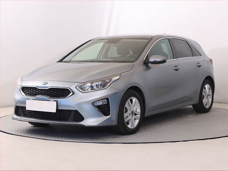 Kia Ceed (2020) 1.0 T-GDI, Tempomat - fotka 2 z 19