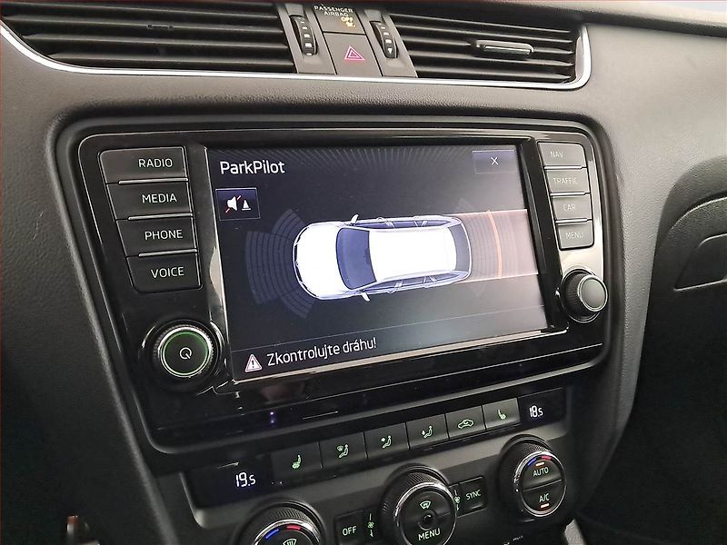 Škoda Octavia (2016) Scout 2.0 TDI, 4X4, Automat - fotka 18 z 22