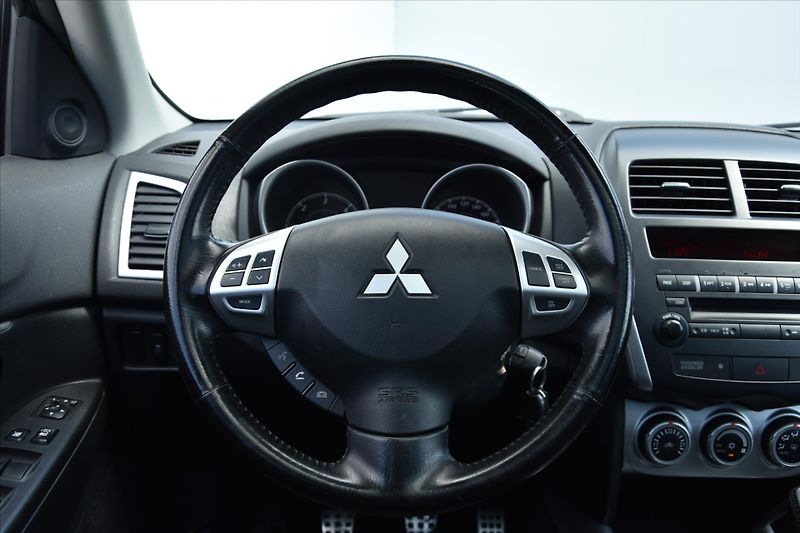 Mitsubishi ASX 1.8DI-D 110kW 4x4 INTENSE - fotka 13 z 25