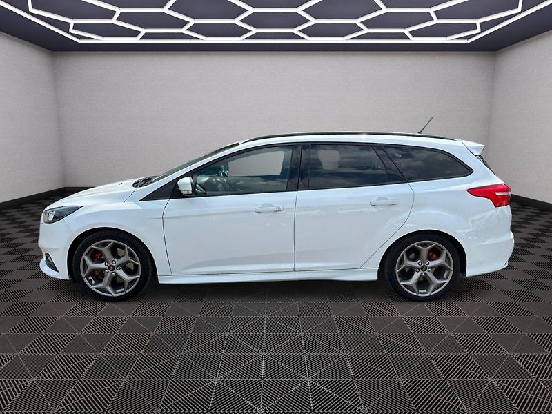 Ford Focus (2017) ST 2,0Turbo 184kw - fotka 4 z 26