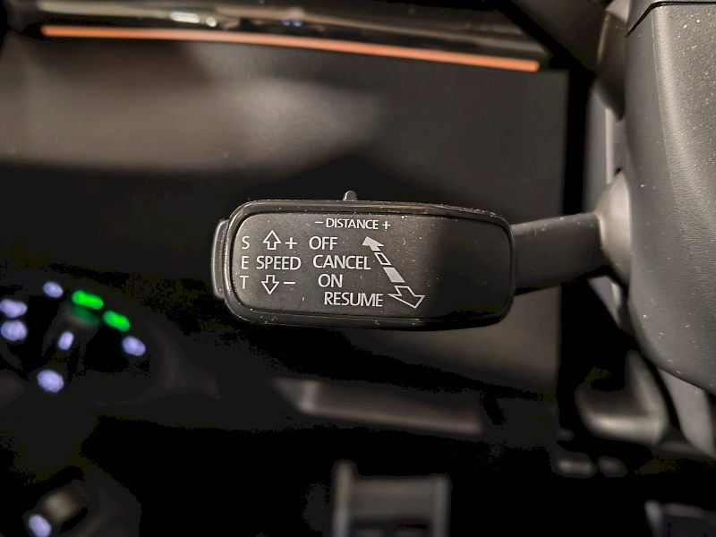 Škoda Karoq (2025) 2.0 TDI 110 kW DSG Sportline - fotka 16 z 30