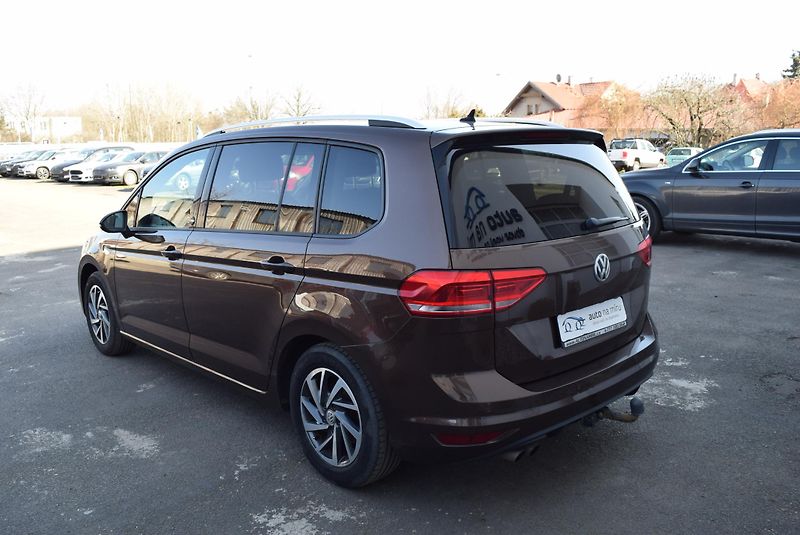 Volkswagen Touran (2018) 1.4TSI 110kw COMFORTLINE 7MÍST - fotka 12 z 51