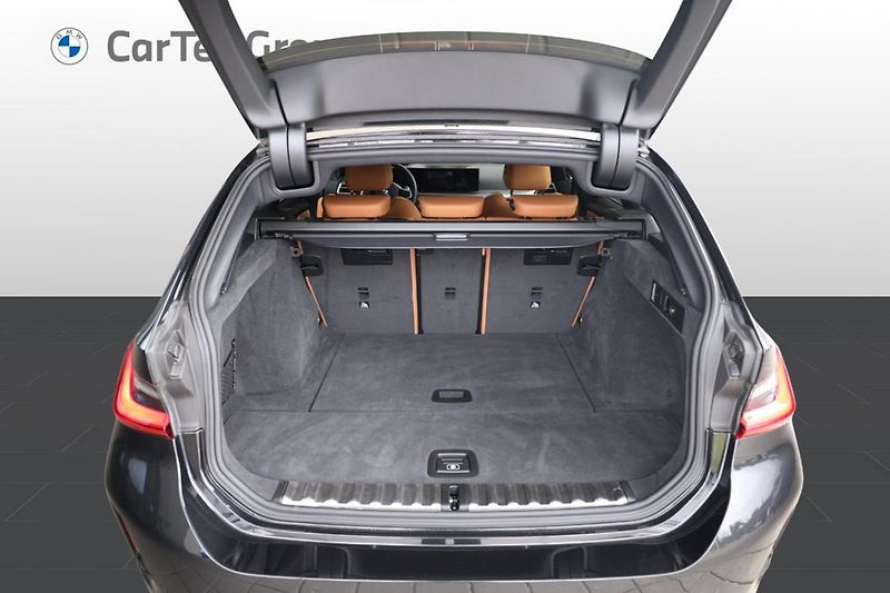 BMW Řada 3 320d xDrive Touring - fotka 8 z 27