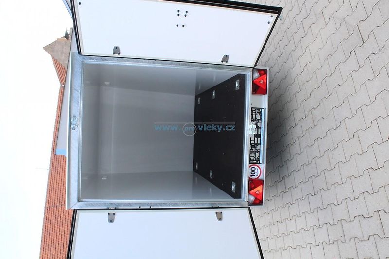 Tanatech (2025)  Midi Cargo TFS 250S - fotka 4 z 6