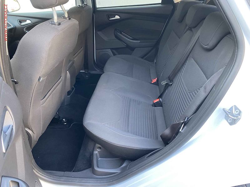 Ford Focus (2016) 1.5EB, Titanium, bixen, +kola - fotka 10 z 18