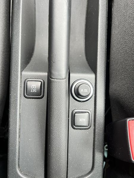 Škoda Rapid 1.2TSi 77kw KLIMA KOUPENO V ČR - fotka 23 z 37