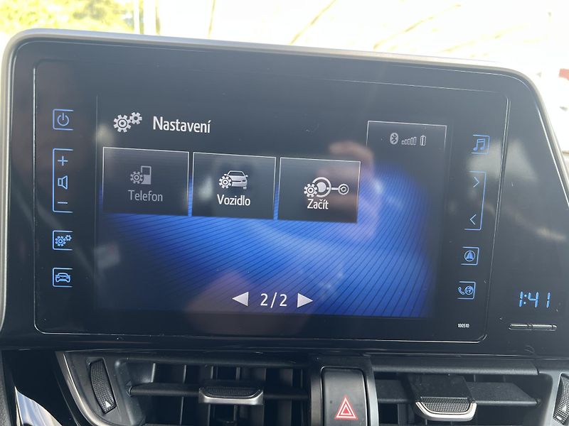 Toyota C-HR (2018) 1.8 VVT-i E-CVT - fotka 19 z 39