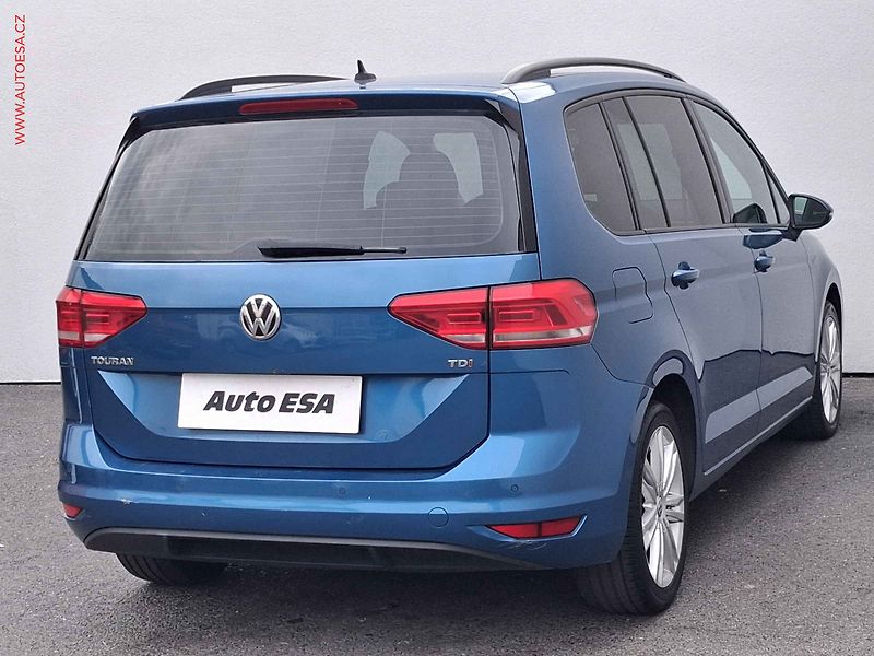 Volkswagen Touran (2016) 1.6TDi, Navi, AC - fotka 4 z 18