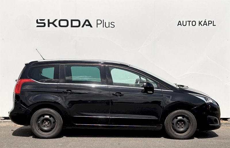 Peugeot 5008 (2015) BlueHDI 84 kW AT Allure PANO - - fotka 6 z 28