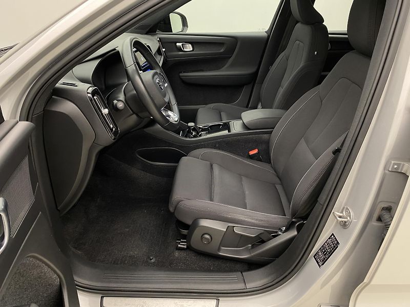 Volvo XC40 PURE ELECTRIC RECHARGE PLUS - fotka 3 z 50