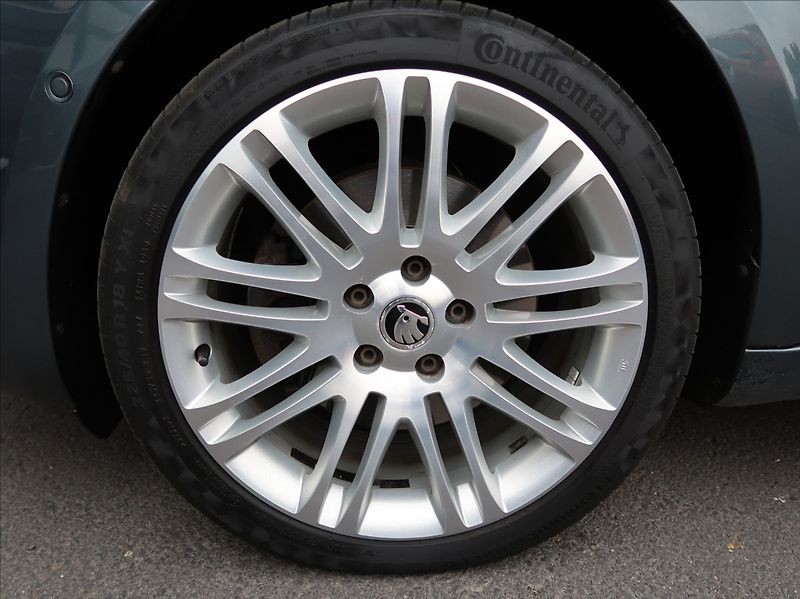 Škoda Superb 2,0 TDi,103kW,NovéČR,Elegance - fotka 26 z 28
