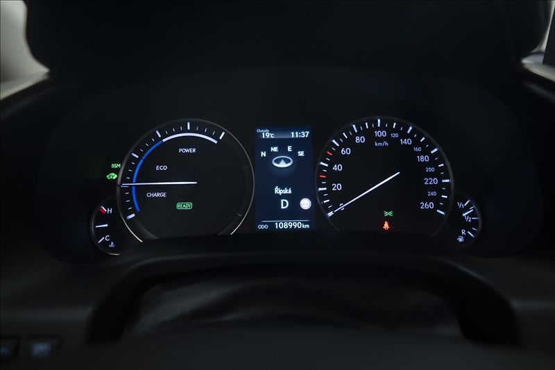 Lexus RX 3,5 AWD HYBRID 1. MAJITEL ČR - fotka 43 z 50
