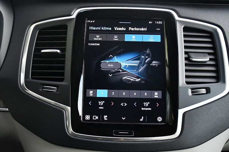 Volvo XC90 T8 AWD RECHARGE 7MÍST 1M  - fotka 28 z 38