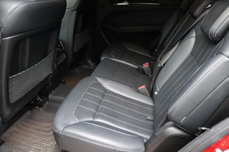 Mercedes-Benz GLS 350D 4MATIC AMG PAKET 190kW - fotka 37 z 50