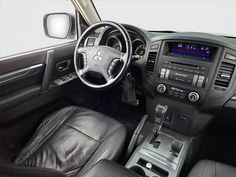 Mitsubishi Pajero (2007) 3.2 DI-D, 4X4, Automat - fotka 7 z 18
