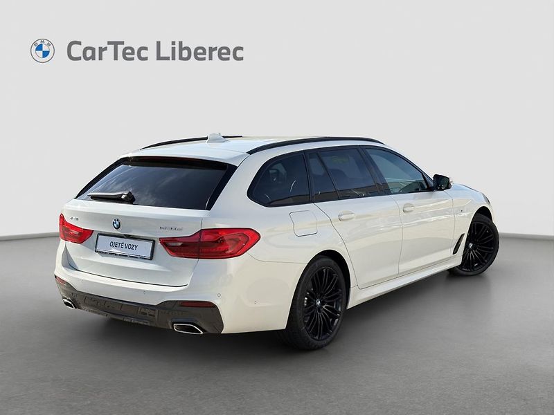BMW Řada 5 520d xDrive Touring - fotka 4 z 18