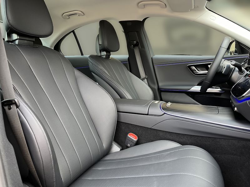 Mercedes-Benz Třídy E E-Třída 220d 4MATIC Avantgarde - fotka 16 z 21