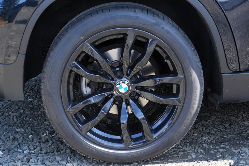 BMW X6 30d, Webasto, LED, HUD, Tažné - fotka 11 z 37