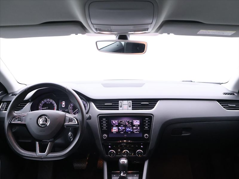 Škoda Octavia 2,0 TDI 4x4 DSG CZ Style Sport - fotka 26 z 34