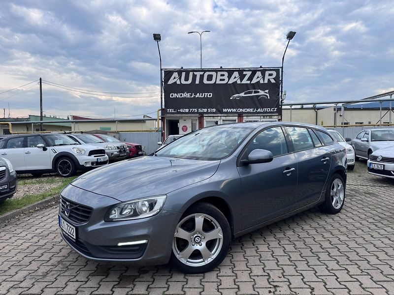 Volvo V60 (2016) D2 2,0D 88 KW TAŽNÉ - fotka 1 z 48