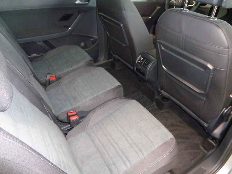 Volkswagen Touran 1.5 TSI 7DSG PEOPLE  110 KW - fotka 24 z 30