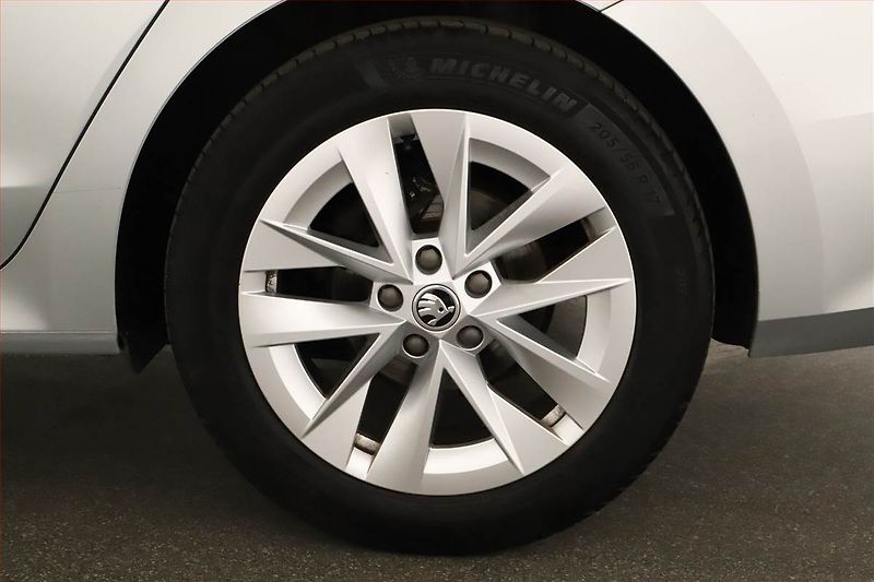 Škoda Octavia (2021) Style 1.5 TSI, ČR,1.maj - fotka 11 z 13