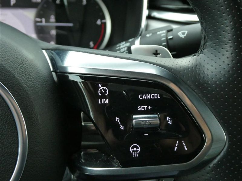 Jaguar XF 2,0 D200 R-Dynamic S,1M,ČR,DPH - fotka 21 z 36