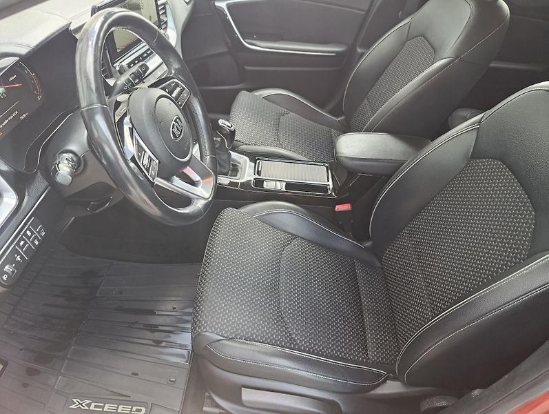 Kia XCeed (2019) 1,4T-GDI TOP - fotka 8 z 11