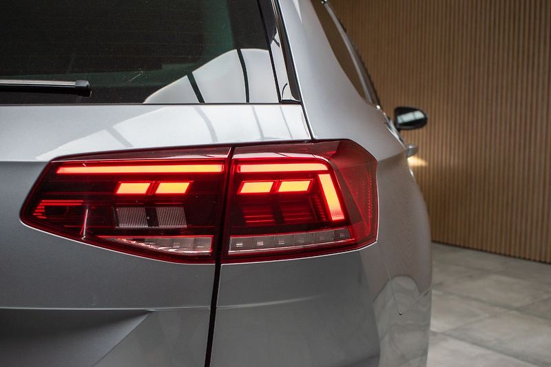 Volkswagen Passat 2.0 TSI Elegance*DSG*ACC*DPH - fotka 40 z 43