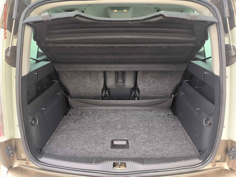 Škoda Roomster (2013) 1.6 TDi, Ambition, TZ - fotka 7 z 13