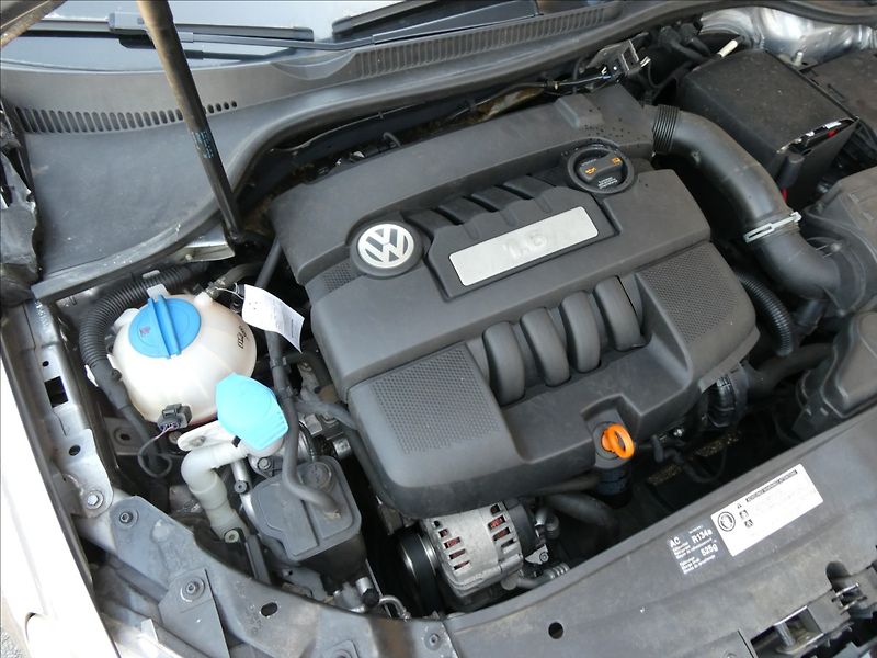 Volkswagen Golf 1,6 MPi 75kW DSG klima - fotka 34 z 40