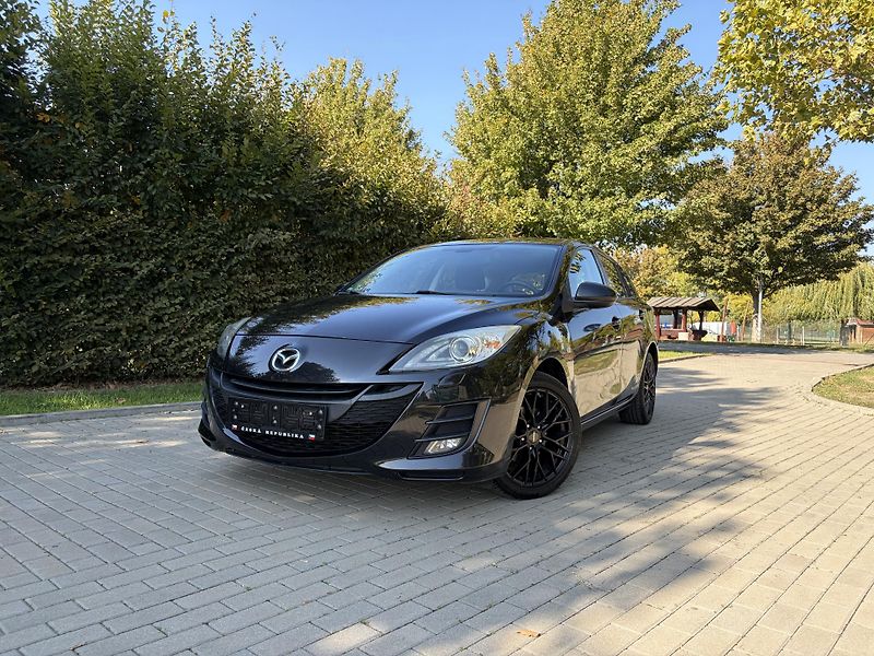 Mazda 3 1.6 Active Plus - fotka 1 z 28