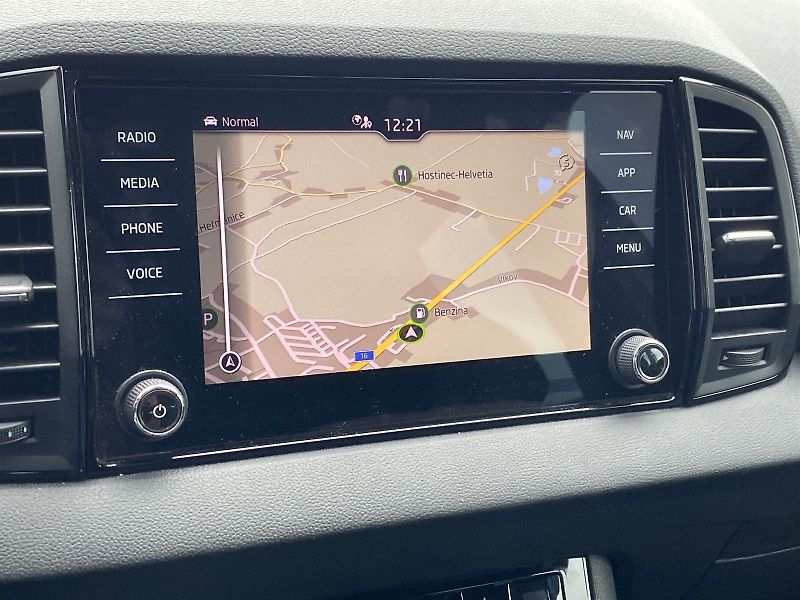 Škoda Karoq (2025) 1.5 TSI DSG Sportline - fotka 12 z 45