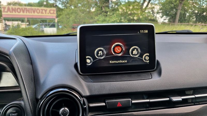 Mazda 2 1.5 benzin Rezervace - fotka 30 z 46