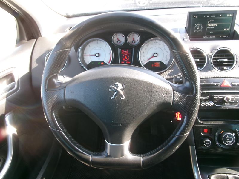 Peugeot 308 (2013) SW 2,0HDI NAVI AC BT TEMP - fotka 16 z 28