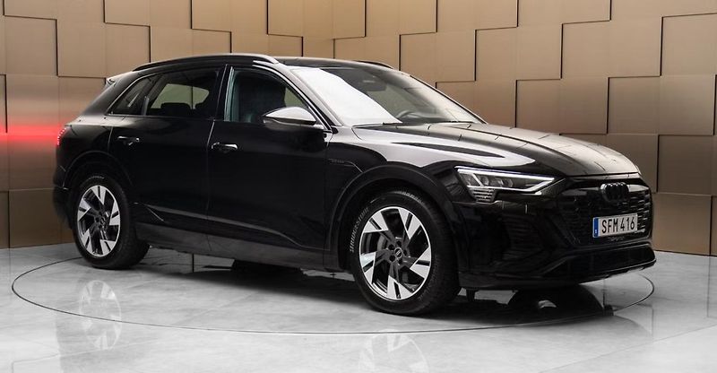 Audi Q8 e-tron 55 Q Kam Vzduch HuD BLIS  - fotka 7 z 23