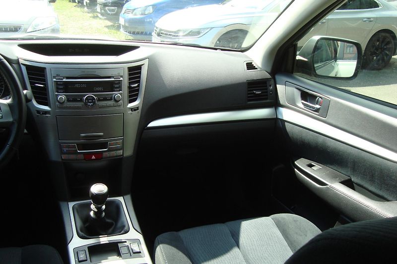 Subaru Outback (2011) 2.0 D,AWD,ČR, 2.Maj.Servis.Kn. - fotka 48 z 76