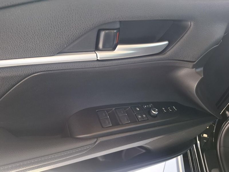 Toyota Camry 2.5HEV 137KW 2024 - fotka 8 z 14
