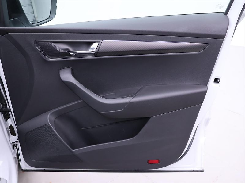 Škoda Karoq 2,0 TDI DSG 4x4 Sportline DPH - fotka 14 z 41